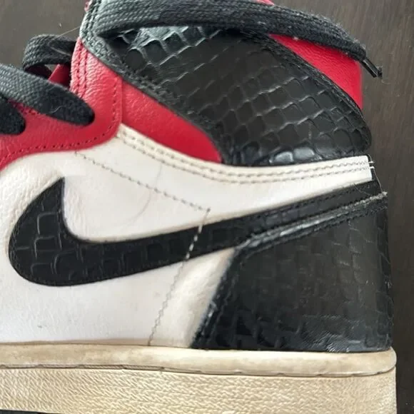 Nike Air Jordan’s, Womens 1 Retro High OG Satin Red, Size 6.5, like new! - Picture 9 of 10